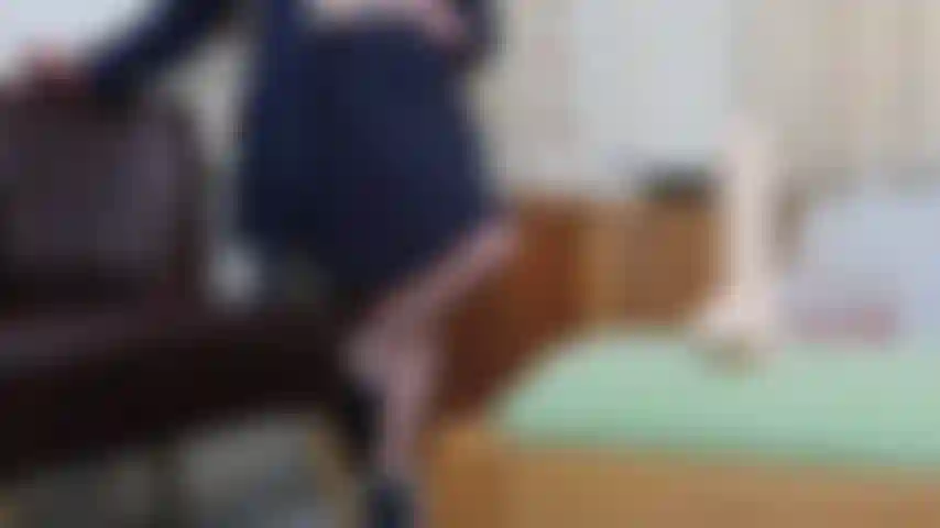 Blauer brogue-flachschuh-nylon-fußjob, hier bin ich, um dir deinen fußjob zu geben, meine blauen flachen schuhe aufzuschnüren, weiße socken auszuziehen, um deinen (dildo-)schwanz mit meinen nackten bestrumpften füßen zu streicheln – ich liebe es, mit deinem schwanz zu spielen meine füße verbinden sich mit füßen und stimme zu deinem sperma.