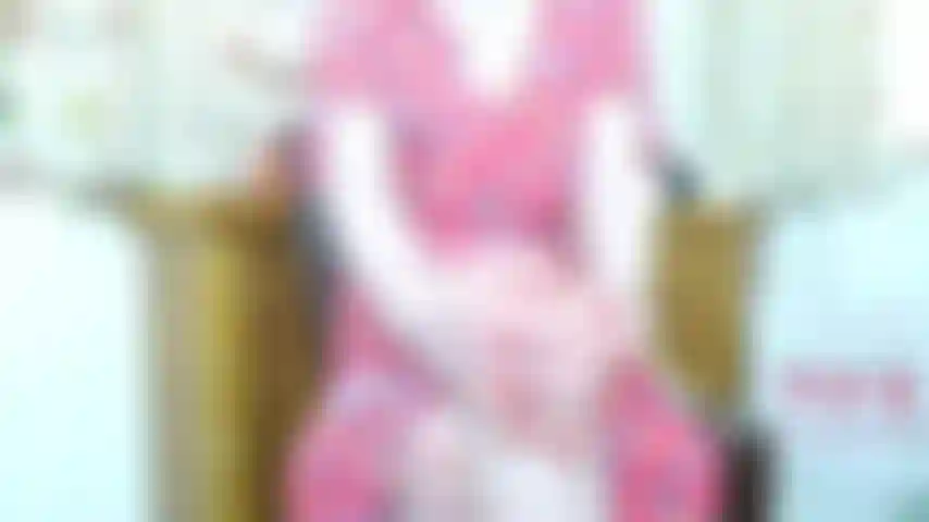 Den sommer liebt, mr. Sp sph joi – ein kühles getränk an einem heißen tag, ein angebot, dem sie nicht widerstehen können. In meinem baumwoll-wickelkleid für den sommer erzähle ich ihnen die wahrheit über ihren penis und ihre mangelnde leistungsfähigkeit. Wenn sie einen blick auf meine strümpfe erhaschen, sind sie hilflos, während ich ihren joi zu ihrem sperma führe.