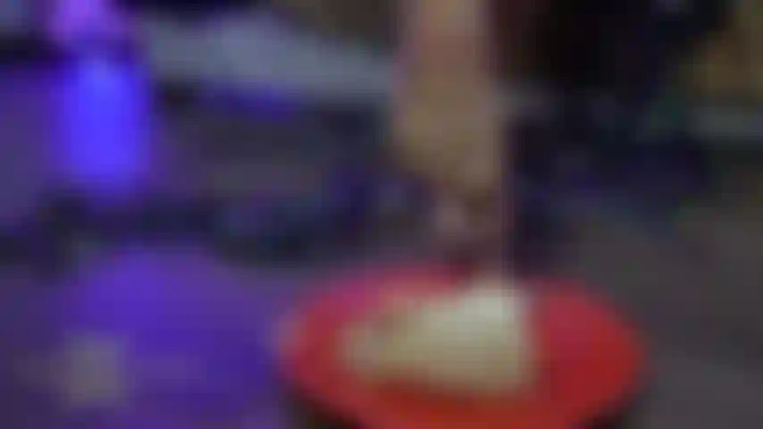 Fußspritzer auf geburtstagstorte!!!!!!!!!!