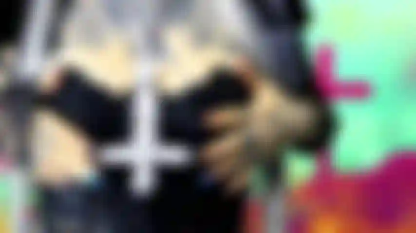 Hol dein dämonensperma raus.