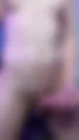 Transgender, nahaufnahme beim cumshot.