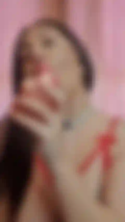 Sauge und sabbere über deinen ganzen schwanz ... Ich liebe deinen geschmack in meinem mund.