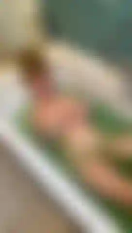 Wet n horny... my pussy needs attention in the tub