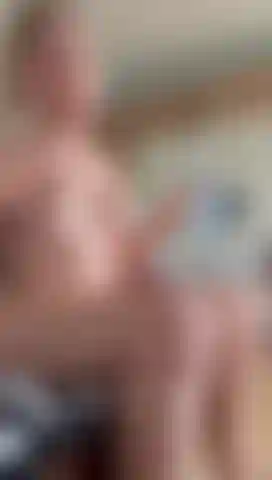 Oiling my body while i play with my pussy!