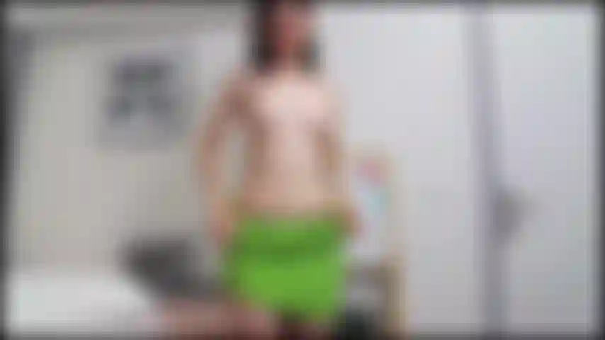 Ein zierliches elfenmädchen, das für dich kommt // aufgezeichnete goldshow.