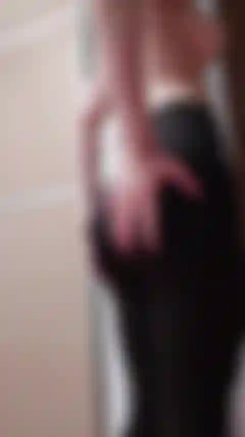 Arschanbetung // leggings und sanfte stimme.