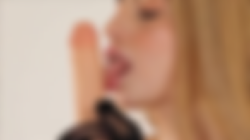 Blowjob und stripdance.