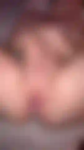 Spiele mit meiner besamt muschi <3.