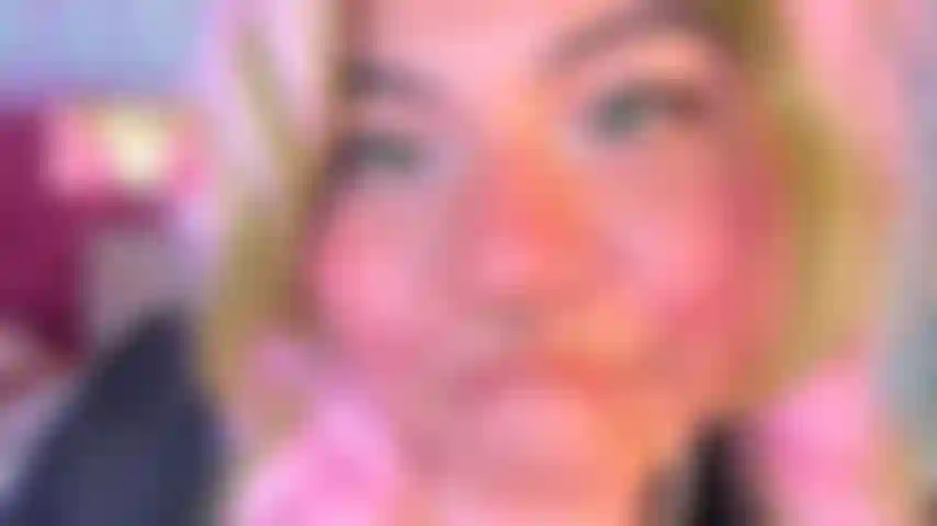 Ahegao küsst den schwanz.