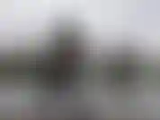 Ein bisschen yoga und meditation an einem schönen ort voller natur und wasser.