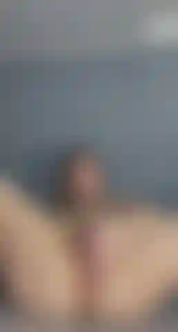 Samanthas muschi ist so nass.