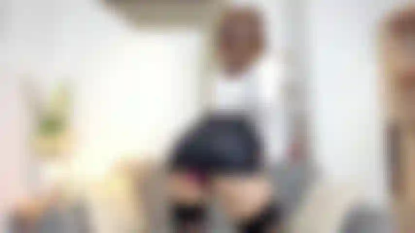 Eine geile sekretärin in ihrem büro.