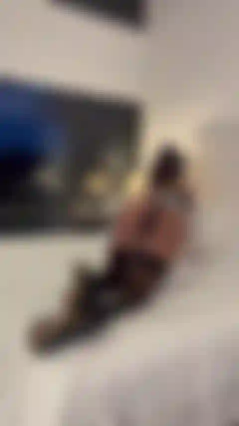 Bist du dreckig? Lass diese magd deinen staub blasen!