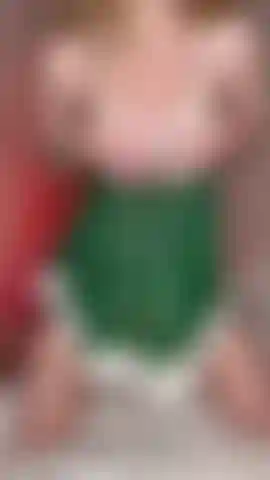 PUSSY PUMP XMAS ORGASM 
Using my fav pussy pump in front of Christmas tree !! Am I good girl Santa?