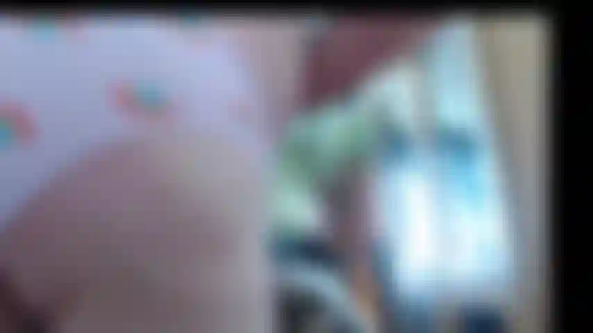 Mvf_052621_41_sam kommt in suzys regenbogenhöschen.