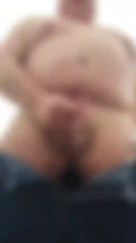 Mvf_051921_, der zum ersten mal nach draußen kommt.