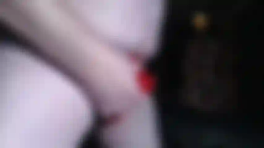 Cumming in roten riemen mit weihnachtsbaum auf st. Nicks mvf_12062021_581.