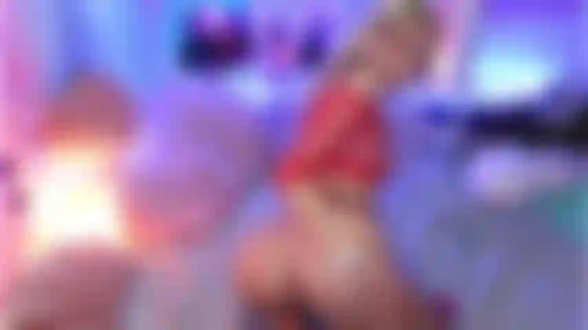 Ich masturbiere und reite dich. Bitte spritz auf meine enge beute!