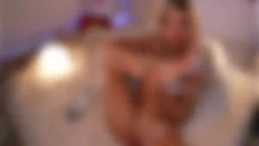 Ficke meine muschi mit einem riesigen dildo.