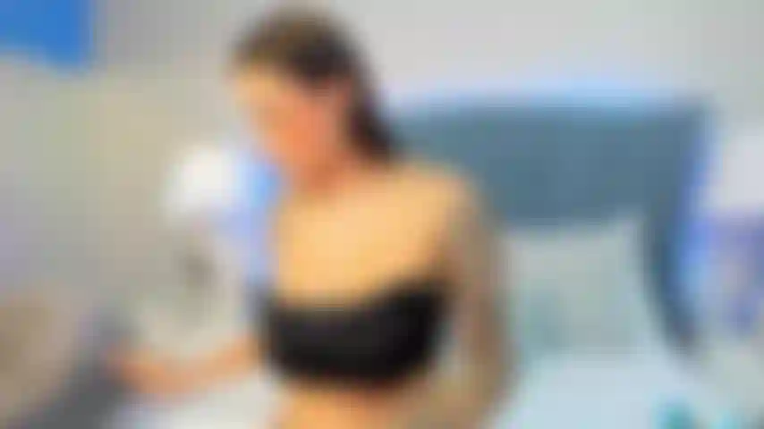 Lasse meinen arsch auf deinem schwanz hüpfen und beobachte dabei meine titten.