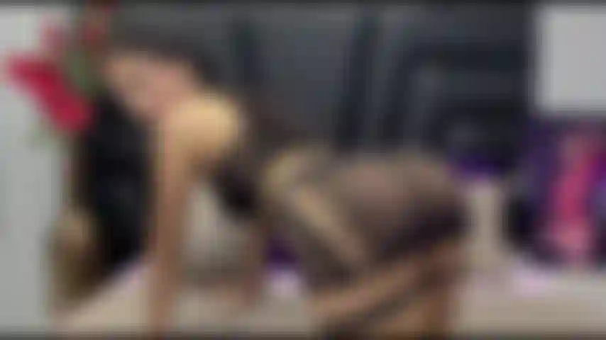 Schau mir zu, wie ich meinen arsch mit meiner großen hand ficke.