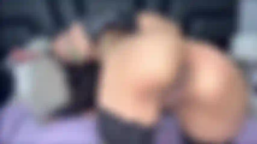 Wie ich meine muschi masturbiere und im pov mit meinem arsch spiele.