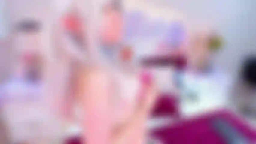 Wehre dich nicht mehr, komm und fick mich.