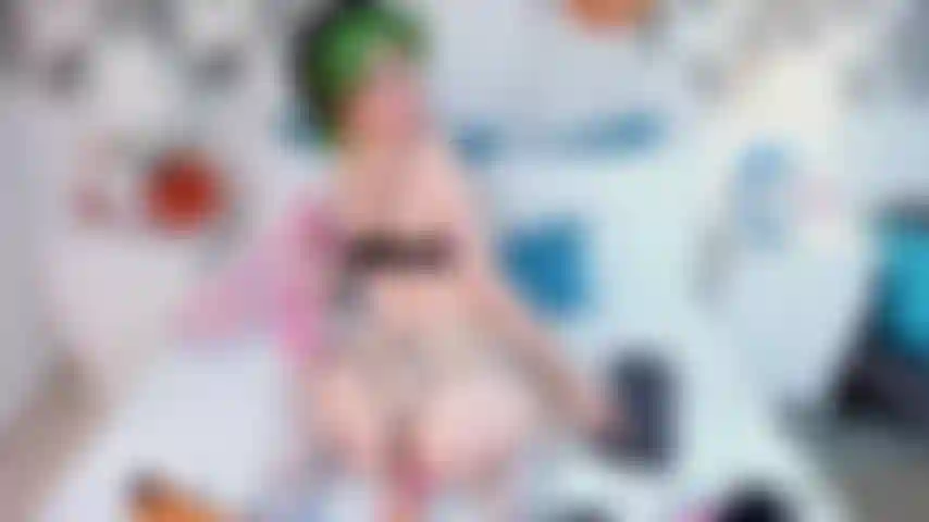 Schau mir zu, wie ich diesen köstlichen schwanz reite.