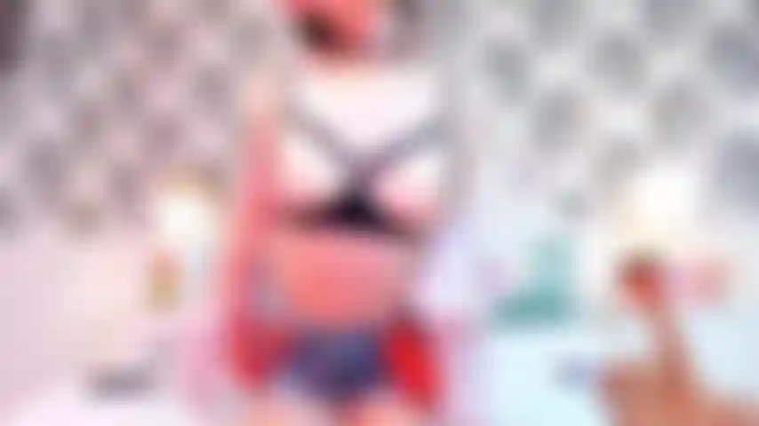 Striptease, dirty talk und dildoreiten! Genieße es.