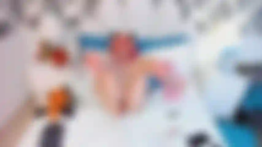 Ich weiß, dass du gerne siehst, wie ich meine muschi ficke.