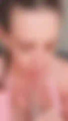 Mache dirty talk und pov-blowjobs und tittenfick (hochformat).