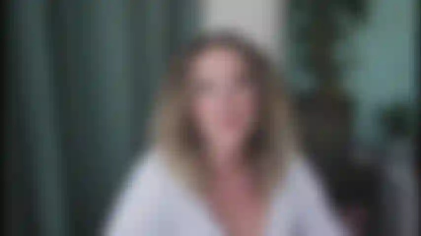 Femdom – eine versaute kollegin bringt dir bei, wie männer mehrere orgasmen haben können, indem sie dir die eier ausspucken.