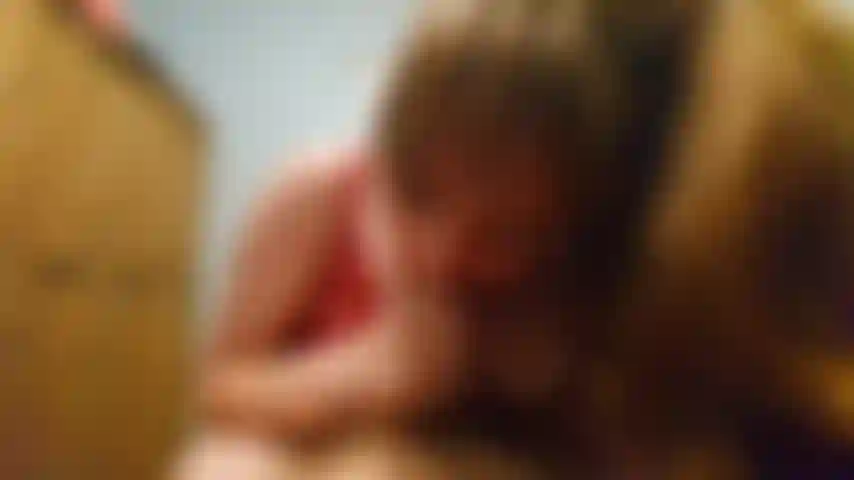 Oben ohne titten wichsen und blasen bis er abspritzt.