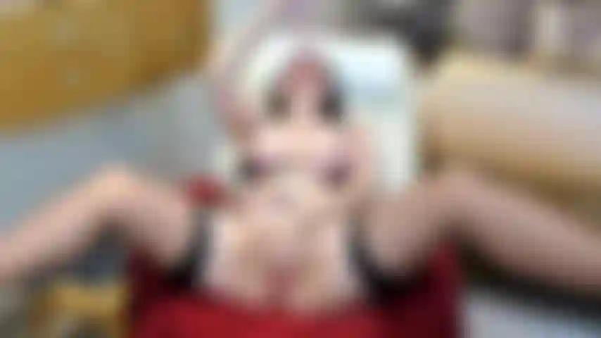 Wie ich mit meiner süßen muschi spiele und meinen großen dildo tief in die kehle stecke.