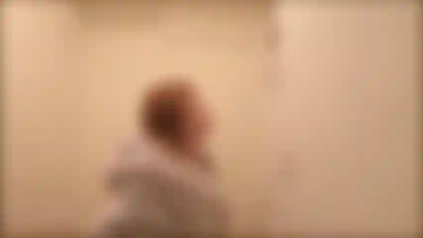 Morgenroutine und spiegelinspektion.