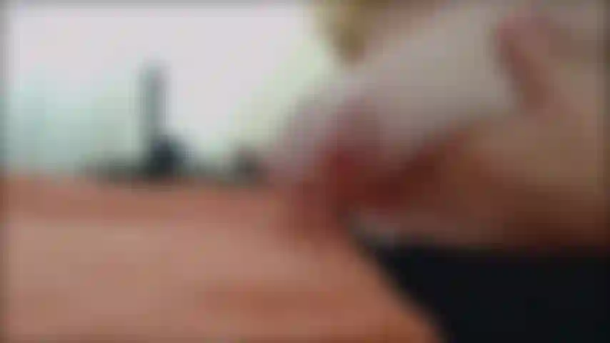 Schwanger und melke meine titten auf ein handtuch, große nippel, schmutziger chat.