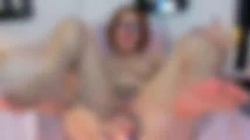 Fuck me hard and feel how my pussy gets wet