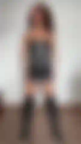 Zieh dich schick an und zeig deine muschi!!