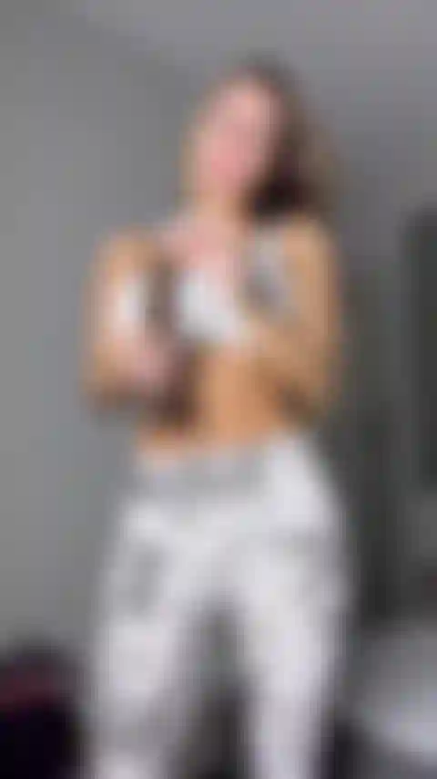 Teile einen schwarzen schwanz mit meinem cuckuck.