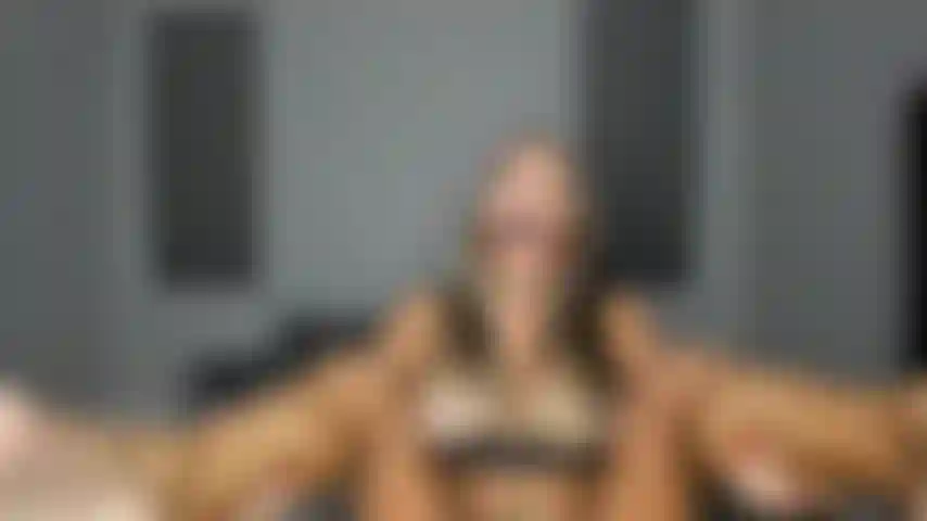 Unterwürfiger fußanbetung-ballknebel.