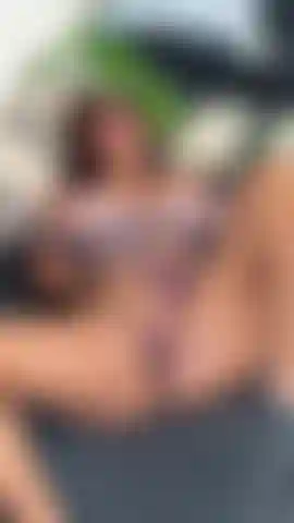 4.5 spectacular minutes. Nipple clamps, vibrator play. Be My daddy. Cum with me