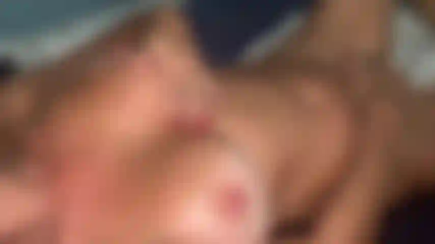 Wache in meinem bett auf und komme mit mir.