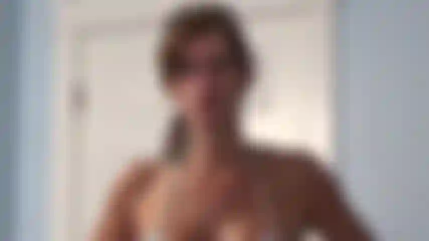 Mary erwischt einen fan beim wichsen zu bildern von ihr. Joi pov, um den job zu beenden, wird mary die ladung trinken? Du kennst die antwort.