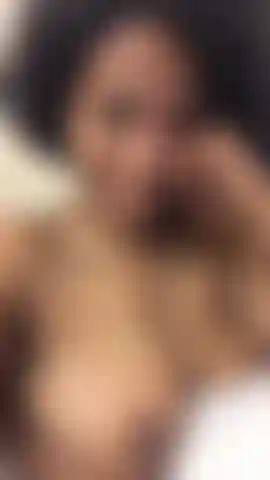 Kneife mir in die titten.