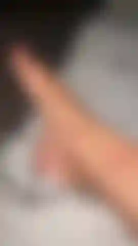 Weiche, sexy füße mit zehen und falten.