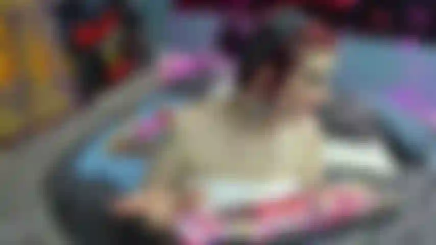 Fick mich mit deiner freundin am telefon.