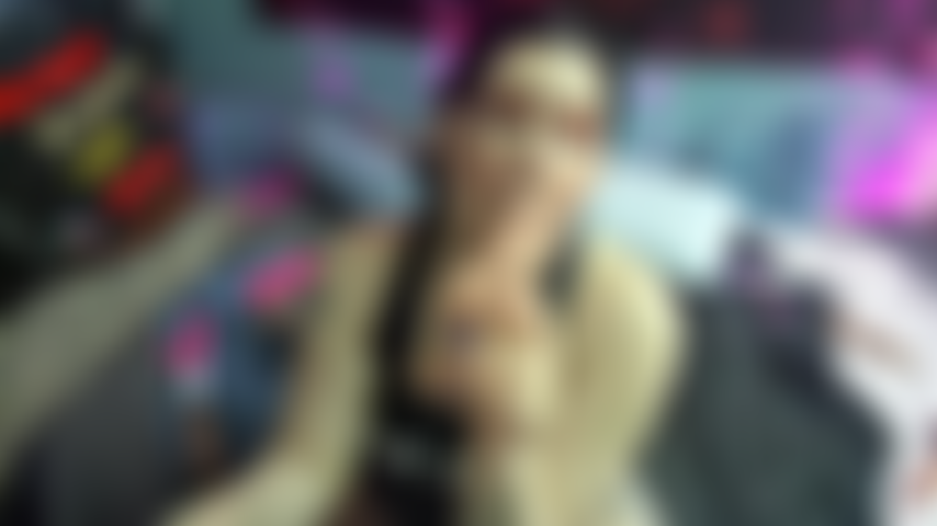 Eine dicke schlampe bettelt um anal!