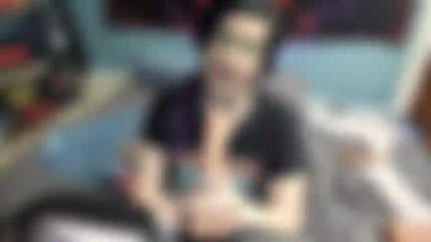 Meine metalhead-freundin bettelt um anal + anal-creampie.