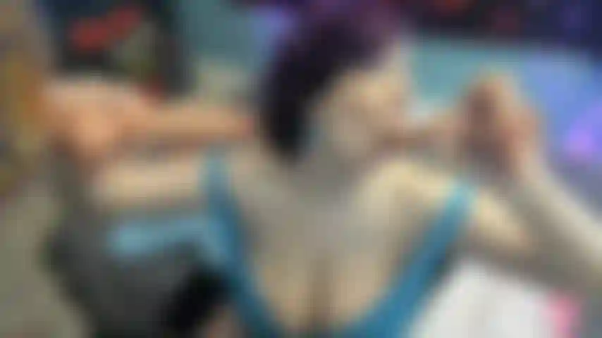 Eine superschlampe, shae gangbang „ich brauche mehrere schwänze“.