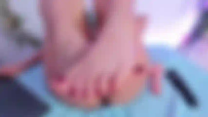 Fingere meine muschi und zeige füße.